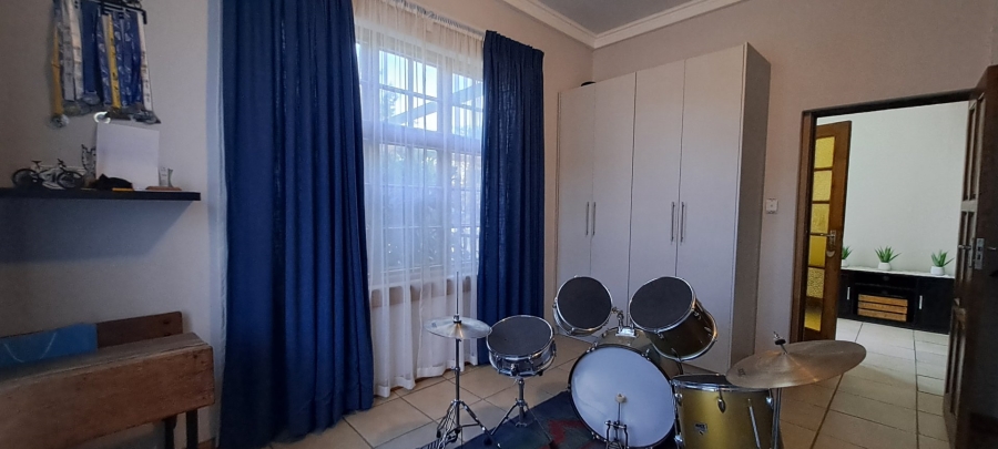 6 Bedroom Property for Sale in Eureka Free State